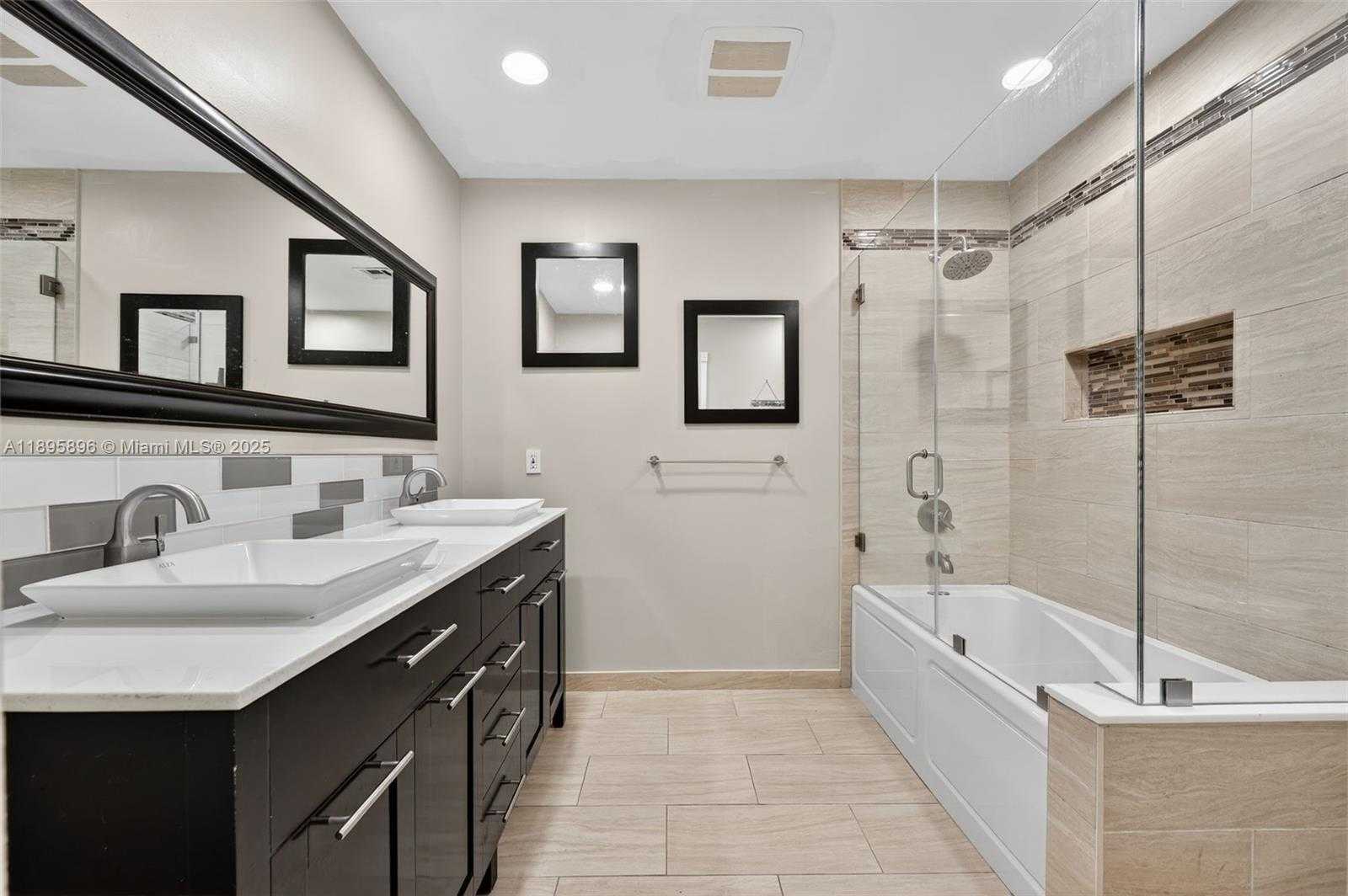 Small Image of 801 HOLLY LN, Plantation Number 27