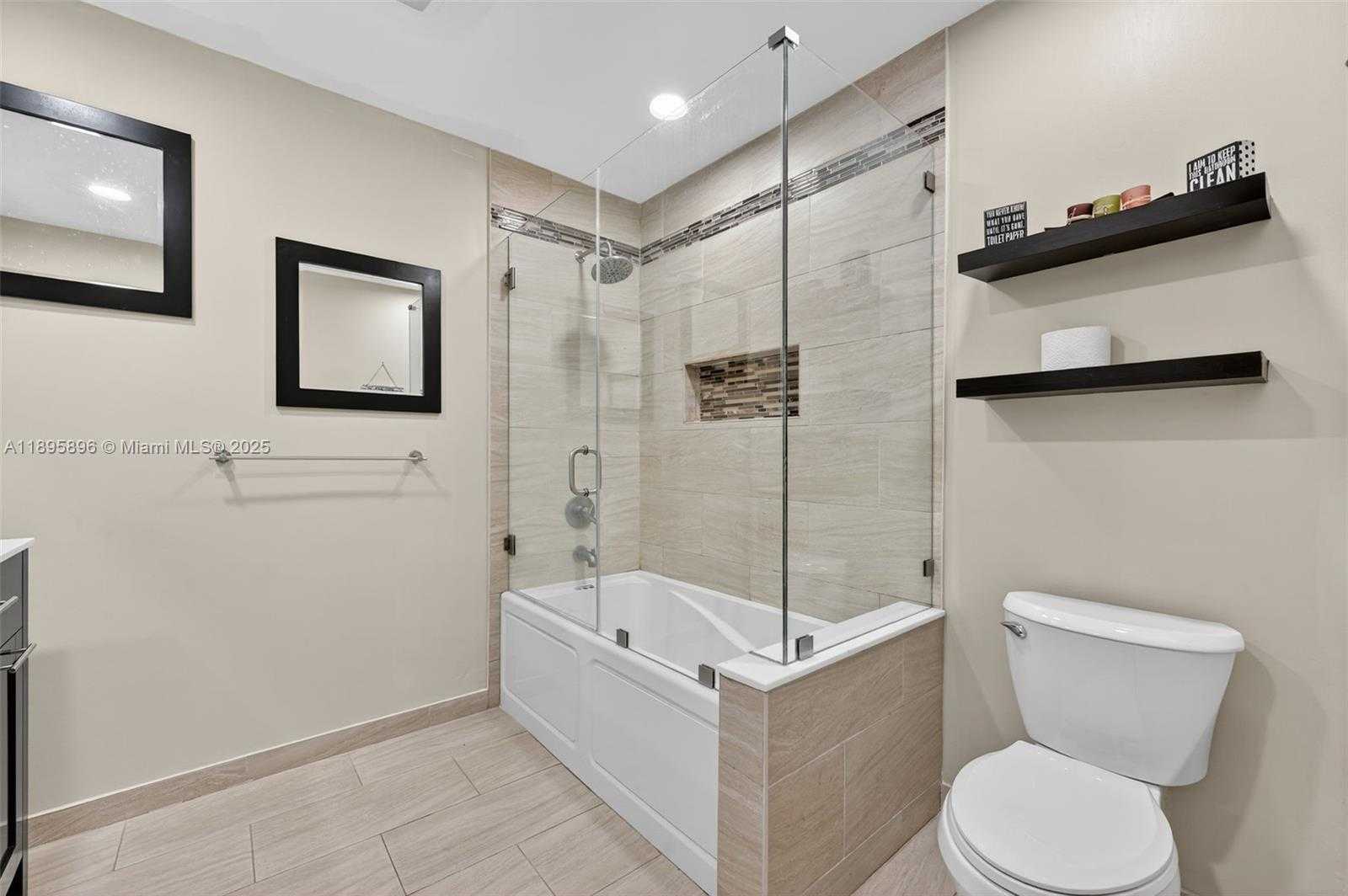 Small Image of 801 HOLLY LN, Plantation Number 28