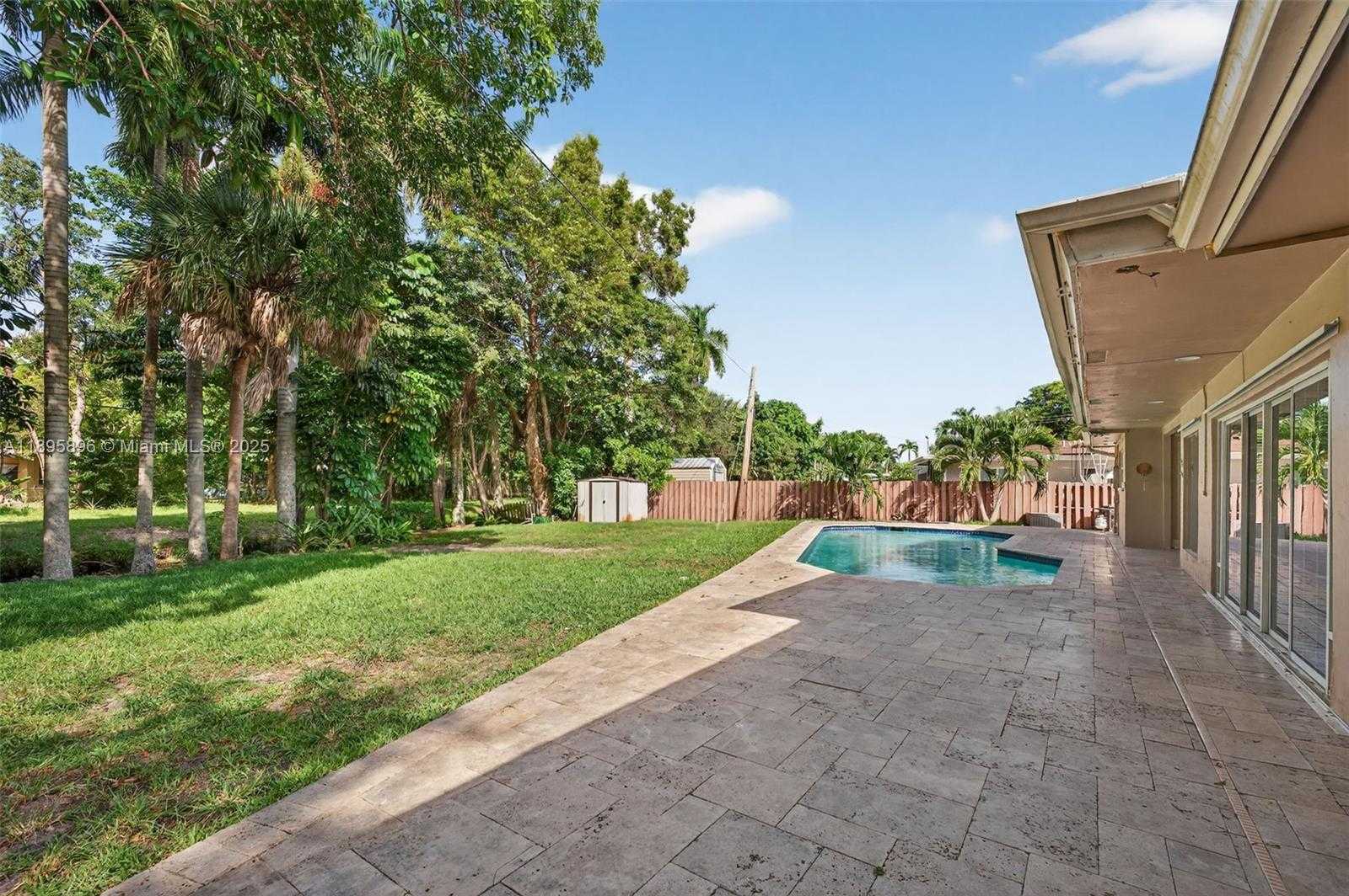 Small Image of 801 HOLLY LN, Plantation Number 29