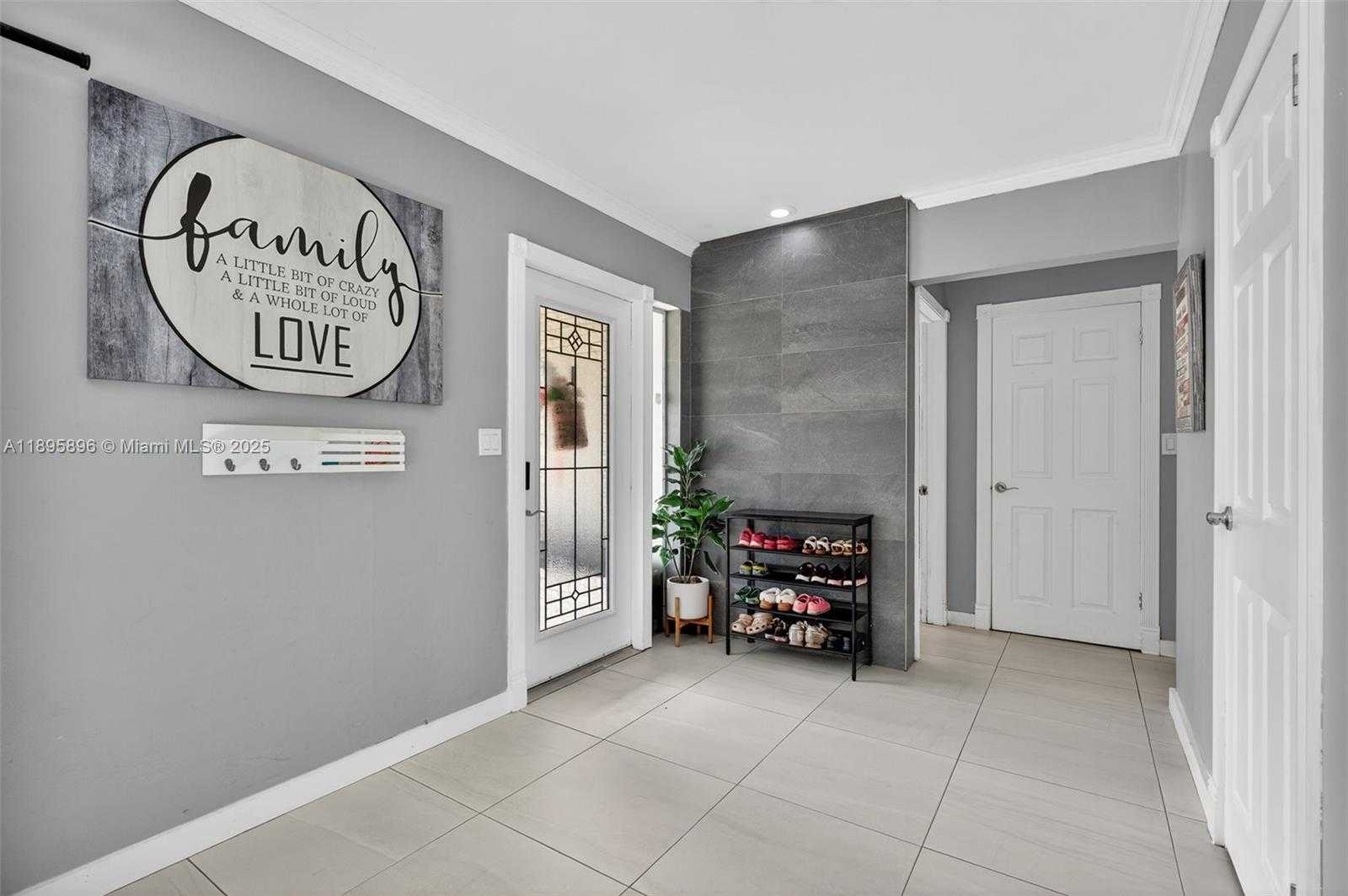 Small Image of 801 HOLLY LN, Plantation Number 6