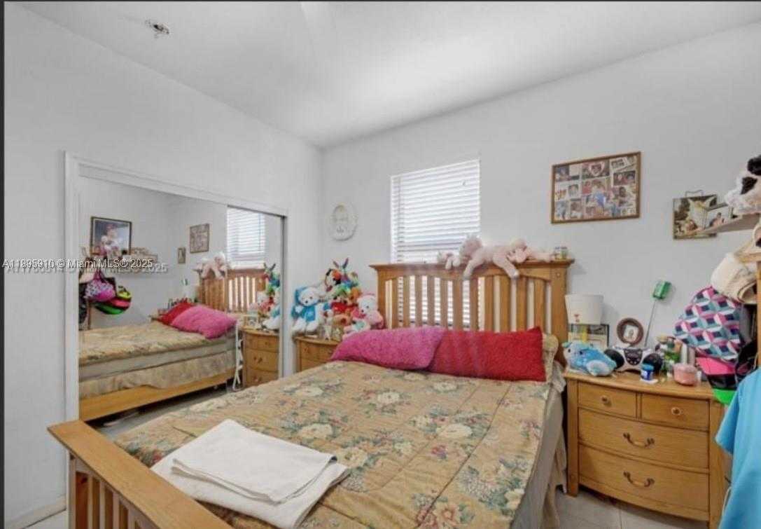 Small Image of 10978 SOUTH WEST 243RD LN, Homestead Number 13