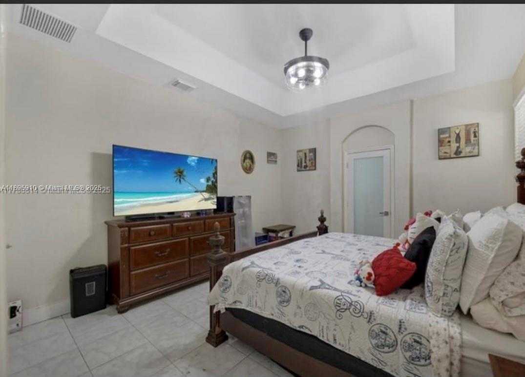 Small Image of 10978 SOUTH WEST 243RD LN, Homestead Number 14