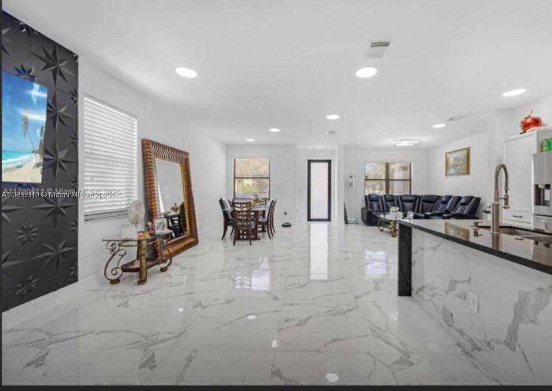 Small Image of 10978 SOUTH WEST 243RD LN, Homestead Number 31