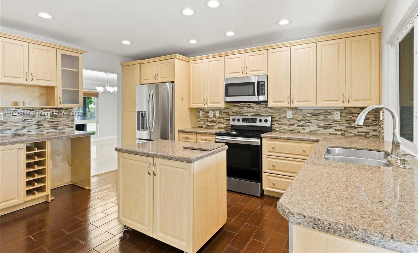 Small Image of 6150 SOUTH WEST 7TH ST, Plantation Number 11