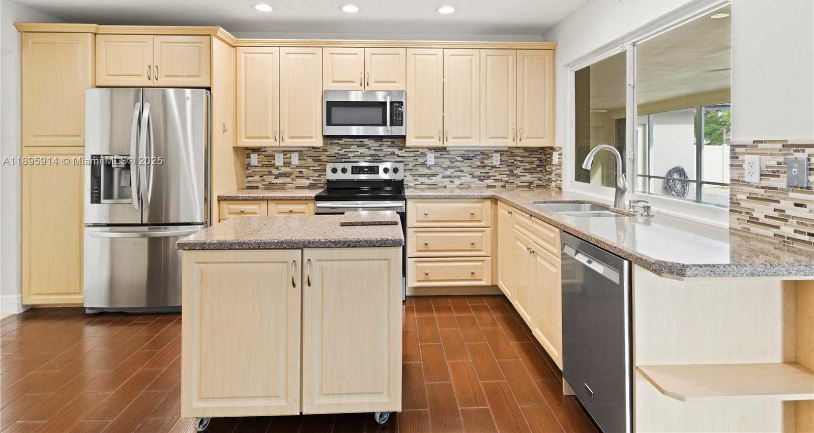 Small Image of 6150 SOUTH WEST 7TH ST, Plantation Number 12