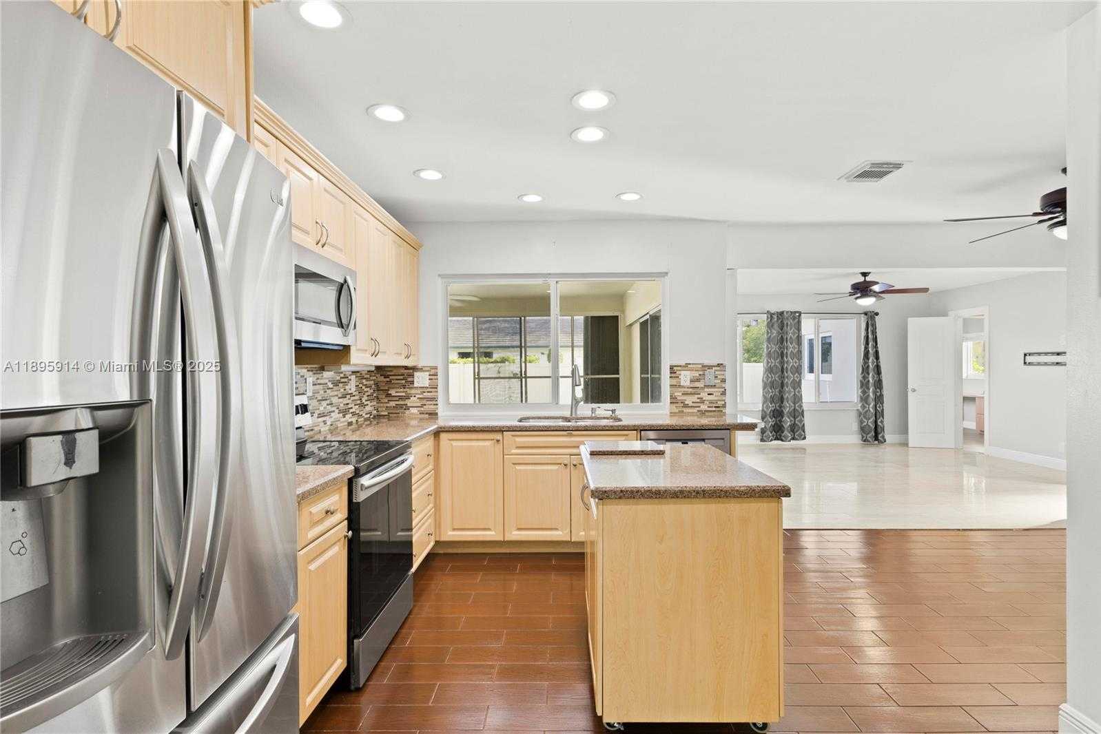 Small Image of 6150 SOUTH WEST 7TH ST, Plantation Number 14
