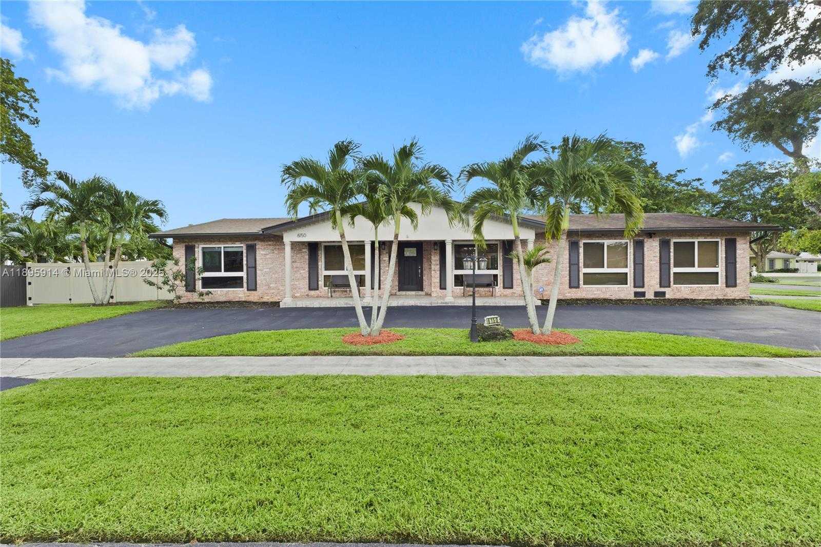 Small Image of 6150 SOUTH WEST 7TH ST, Plantation Number 2
