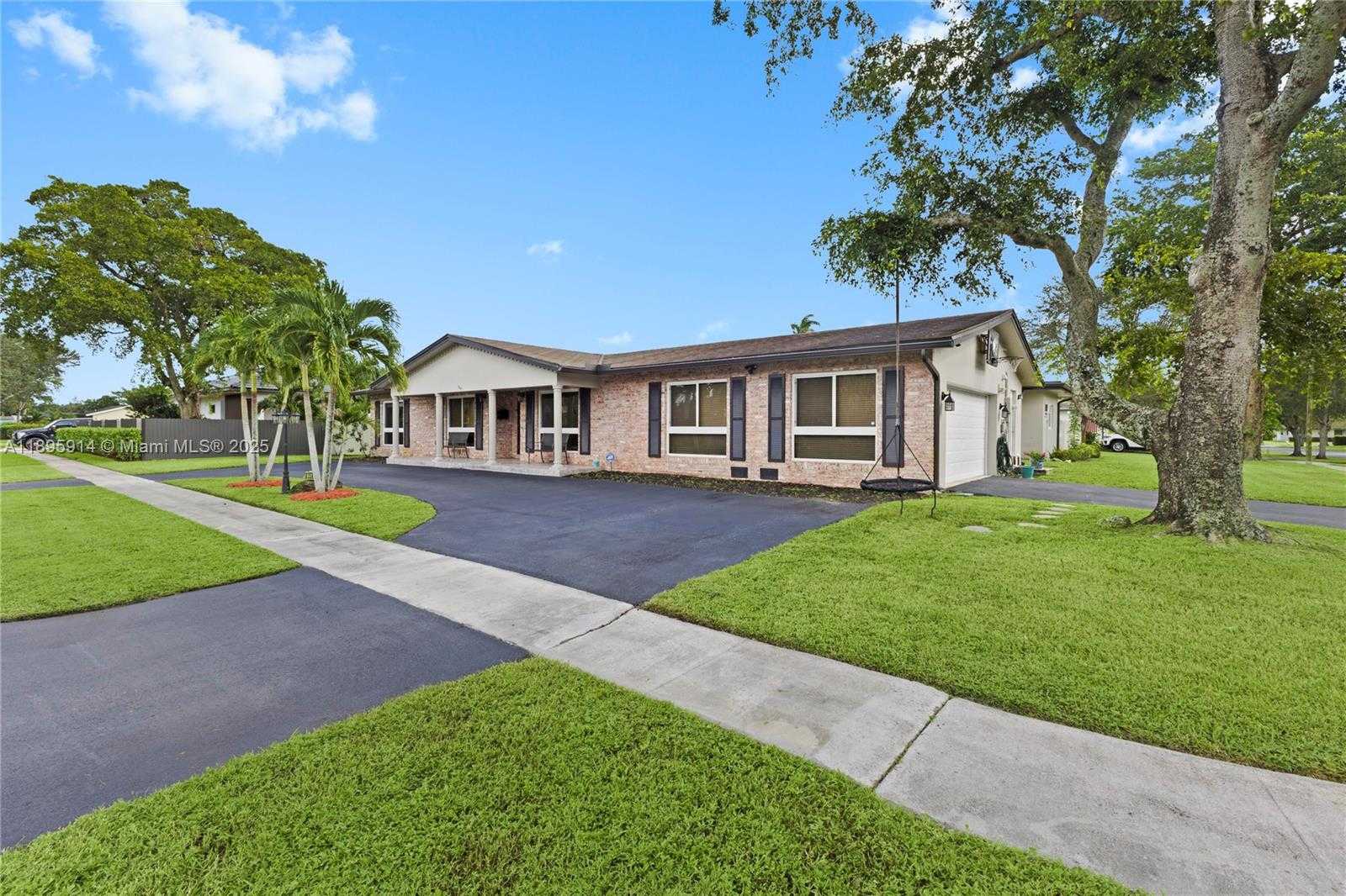 Small Image of 6150 SOUTH WEST 7TH ST, Plantation Number 3