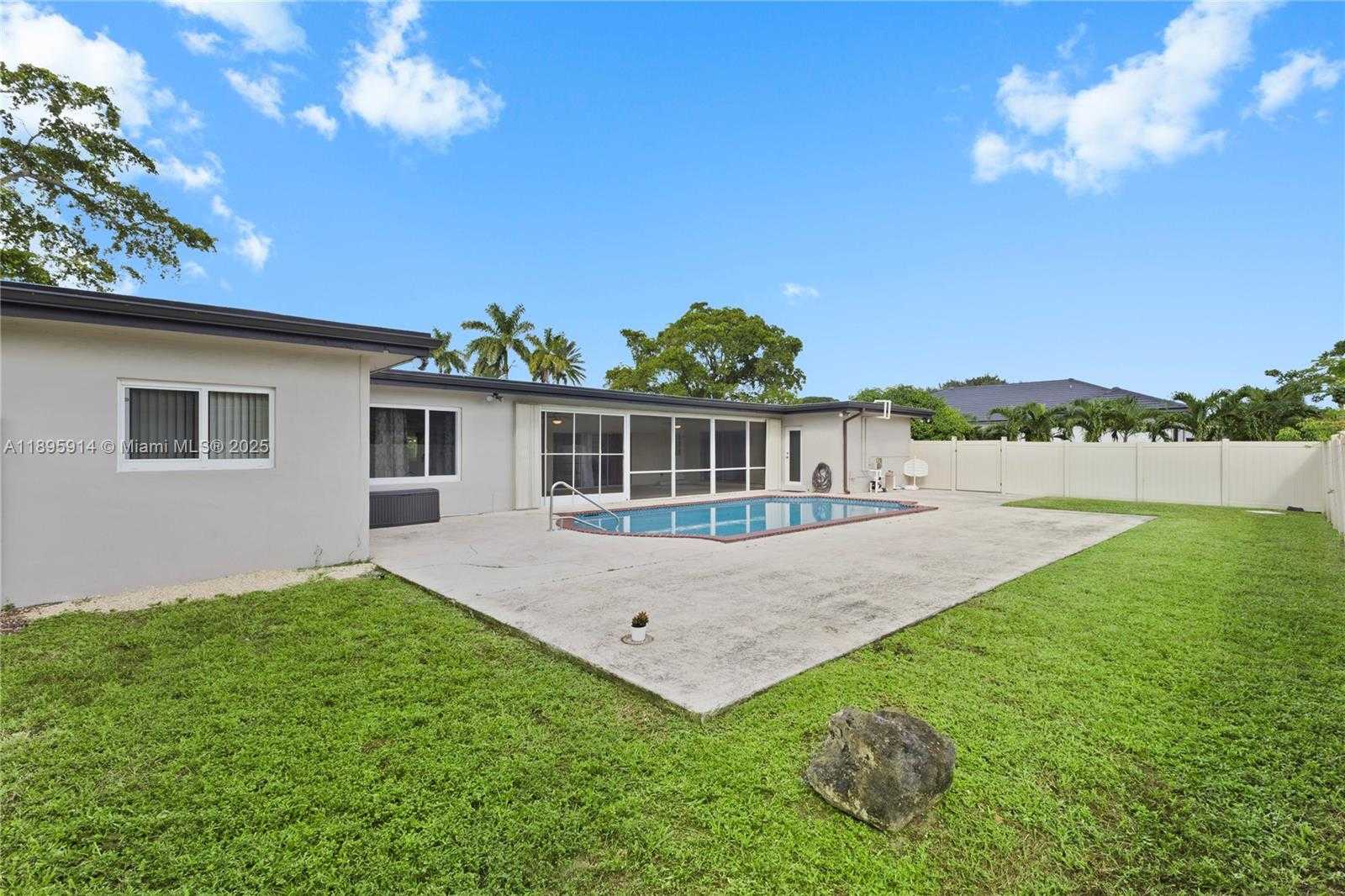 Small Image of 6150 SOUTH WEST 7TH ST, Plantation Number 43