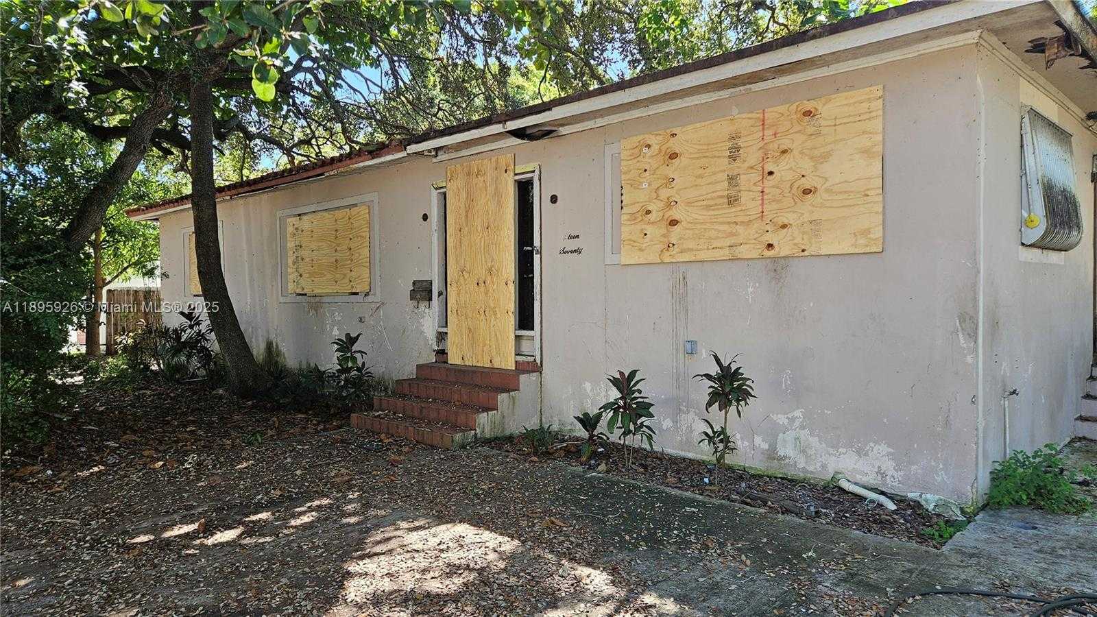 Small Image of 1570 NORTH EAST 141ST ST, North Miami Number 2