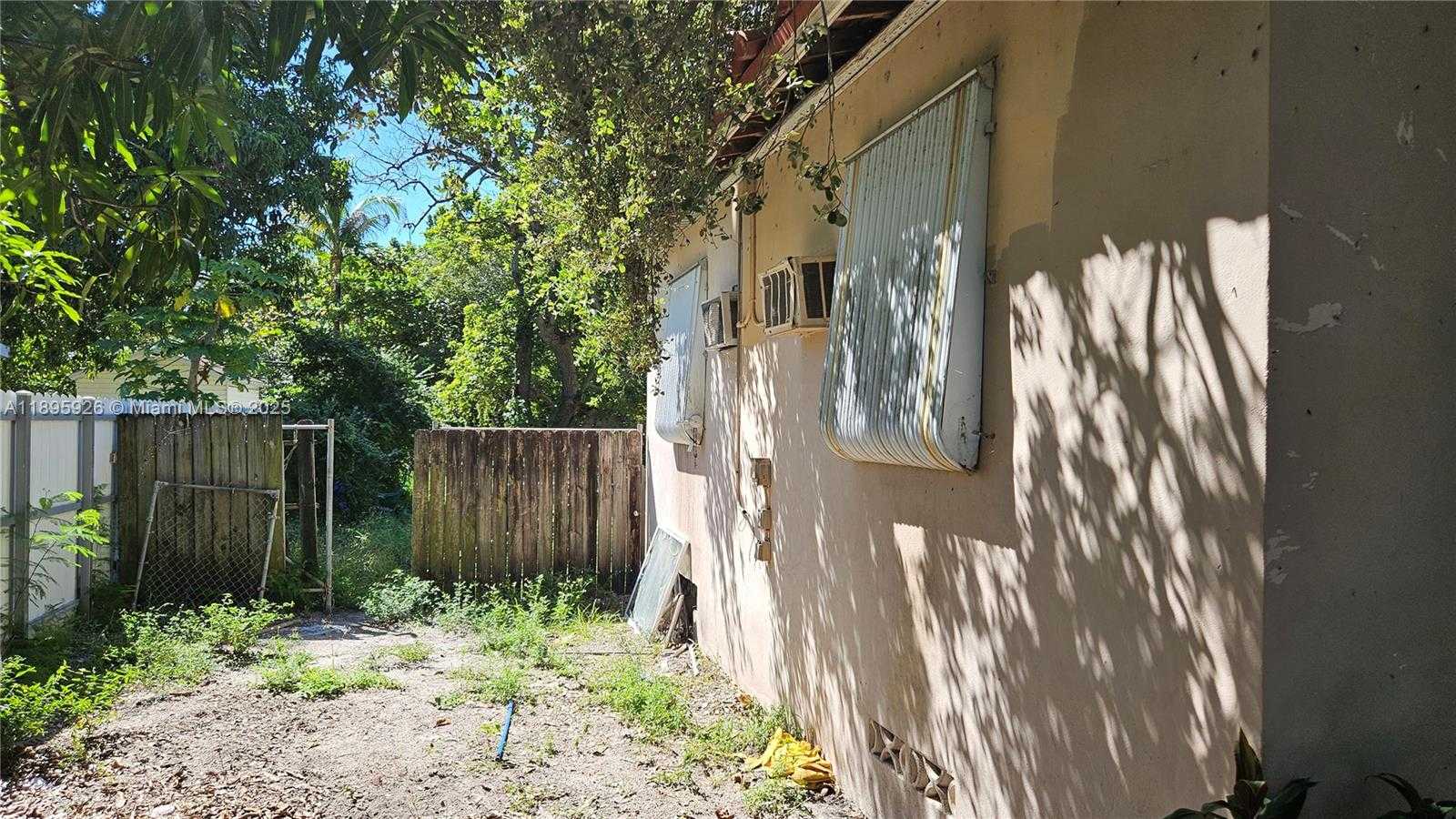 Small Image of 1570 NORTH EAST 141ST ST, North Miami Number 3
