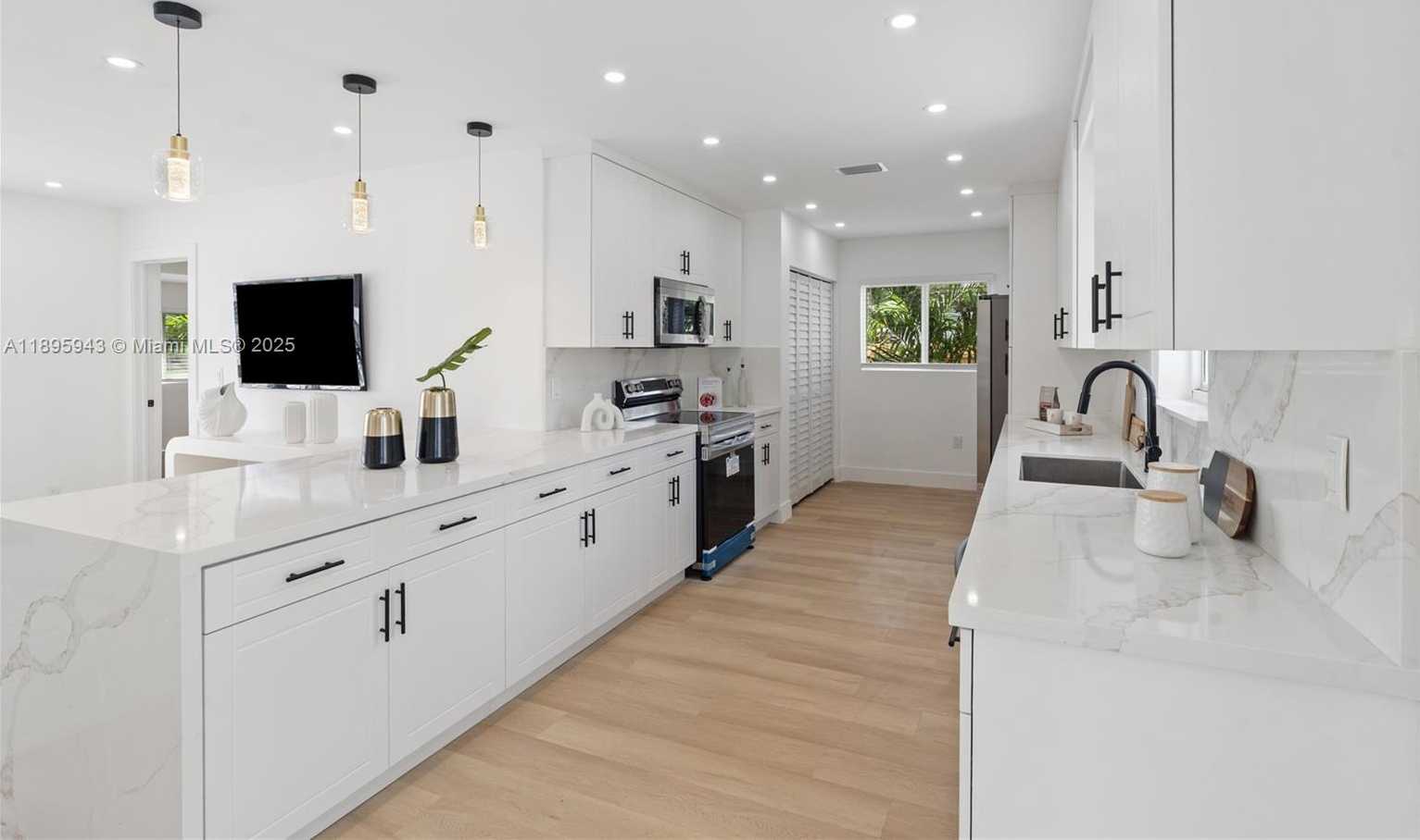 Small Image of 3645 SOUTH WEST 22ND ST, Fort Lauderdale Number 7
