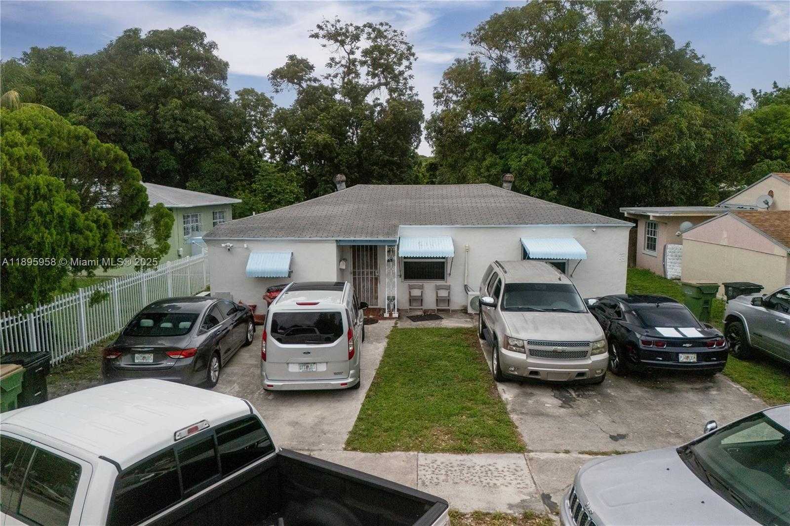 Small Image of 625 NORTH EAST 130TH ST, North Miami Number 28