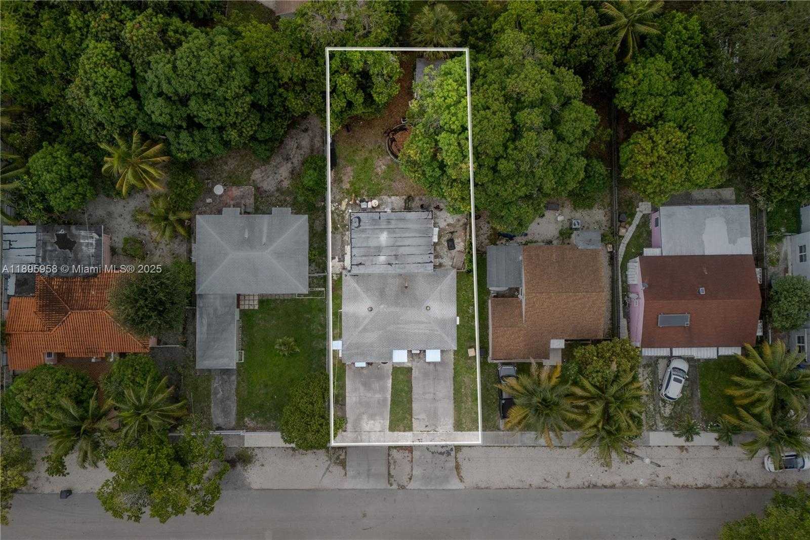 Small Image of 625 NORTH EAST 130TH ST, North Miami Number 29