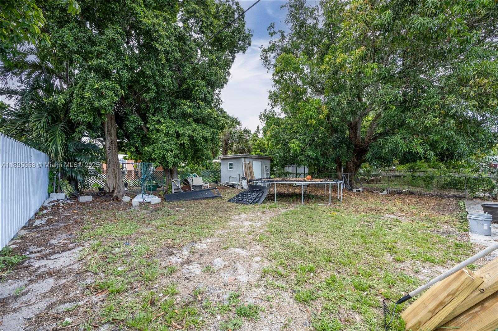 Small Image of 625 NORTH EAST 130TH ST, North Miami Number 30