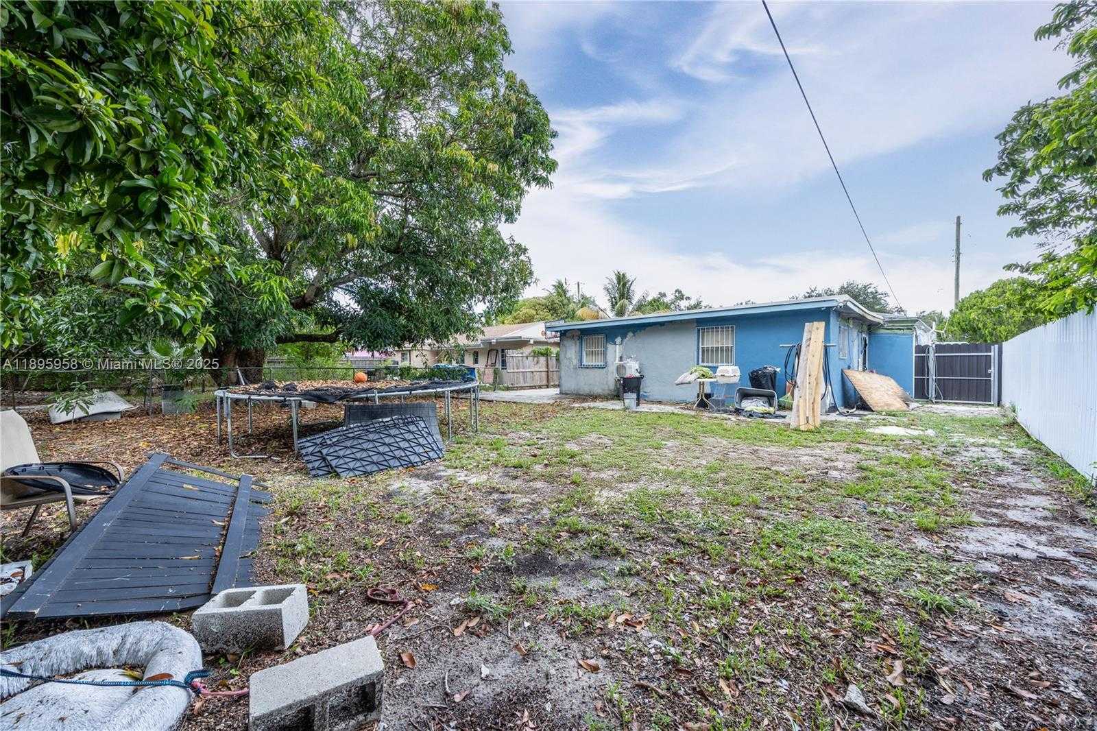 Small Image of 625 NORTH EAST 130TH ST, North Miami Number 31