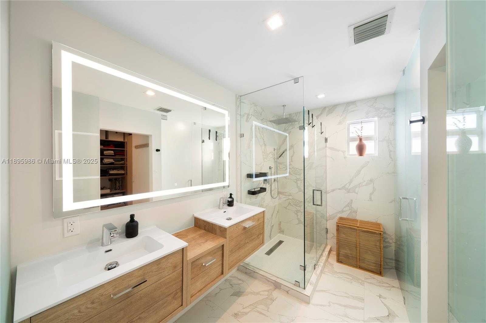 Small Image of 531 SOUTH WEST 23RD RD, Miami Number 10