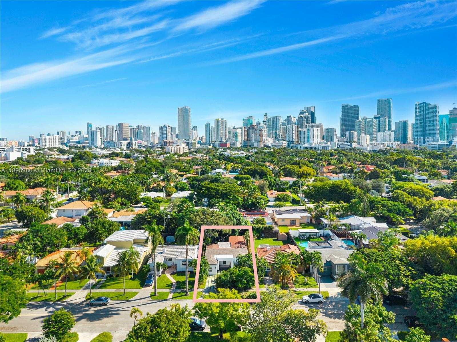 Small Image of 531 SOUTH WEST 23RD RD, Miami Number 20