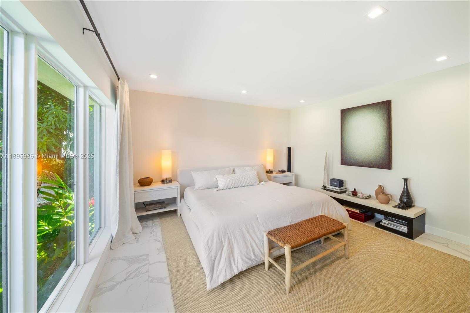 Small Image of 531 SOUTH WEST 23RD RD, Miami Number 26