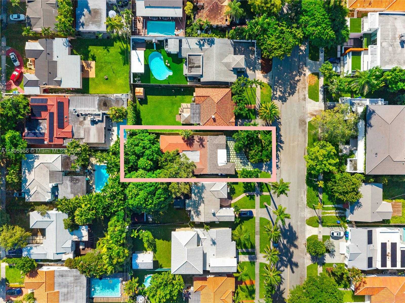 Small Image of 531 SOUTH WEST 23RD RD, Miami Number 36