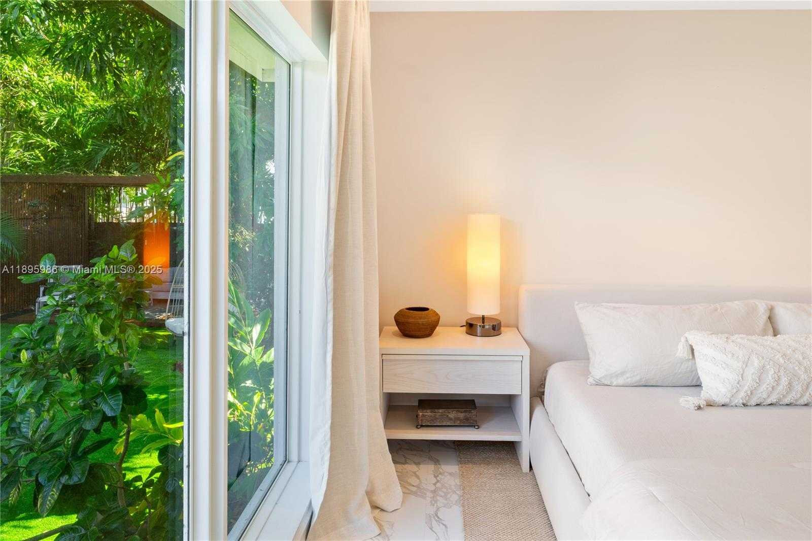 Small Image of 531 SOUTH WEST 23RD RD, Miami Number 9