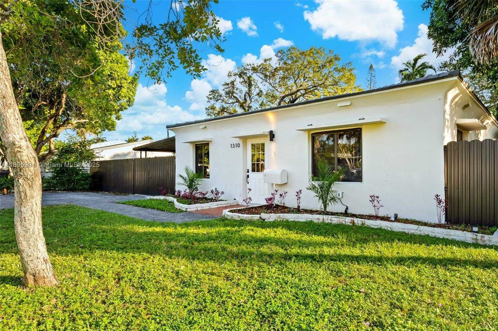 Small Image of 1310 SOUTH WEST 28TH ST, Fort Lauderdale Number 13