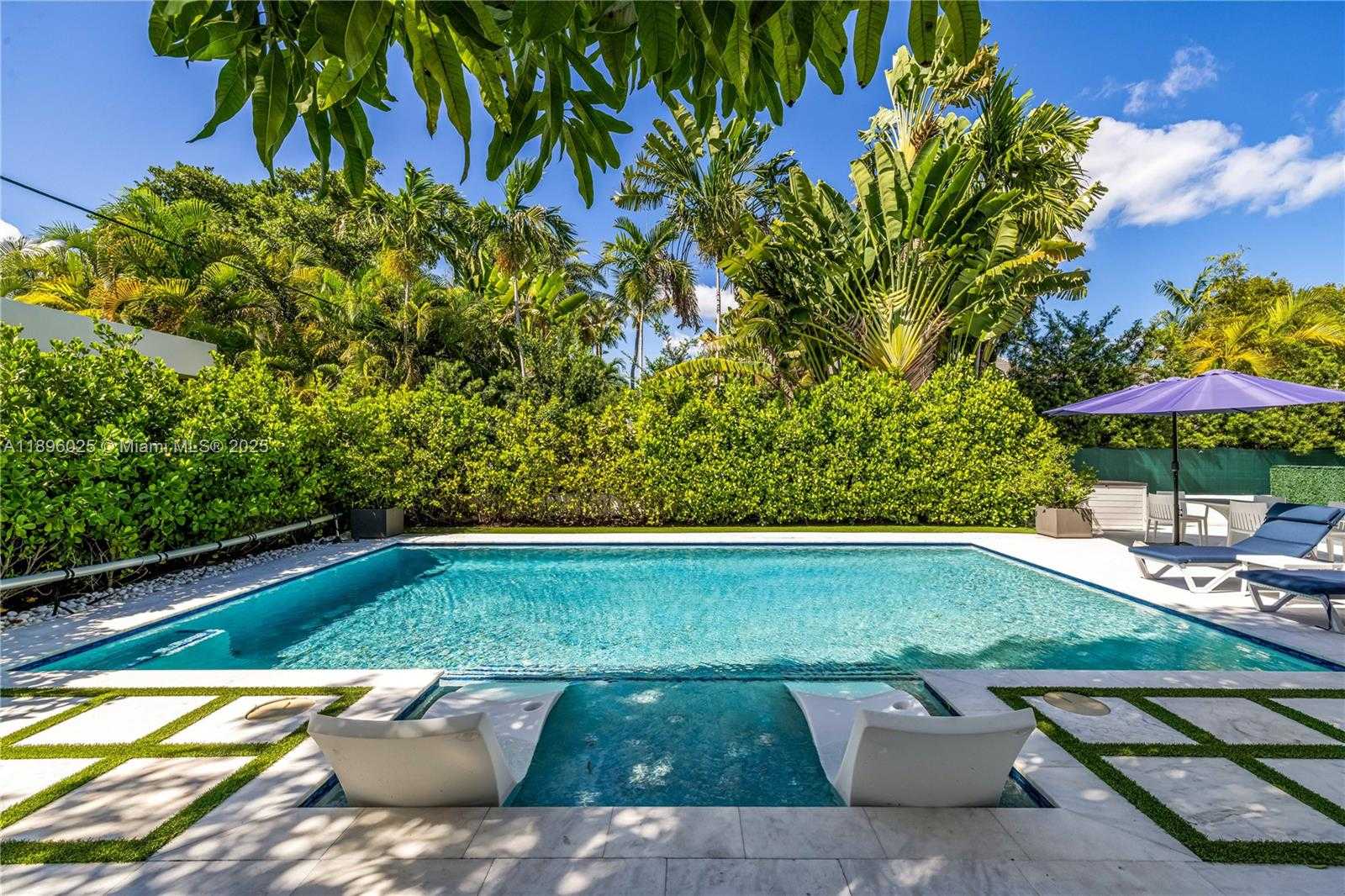 Small Image of 6166 PINE TREE DR, Miami Beach Number 19