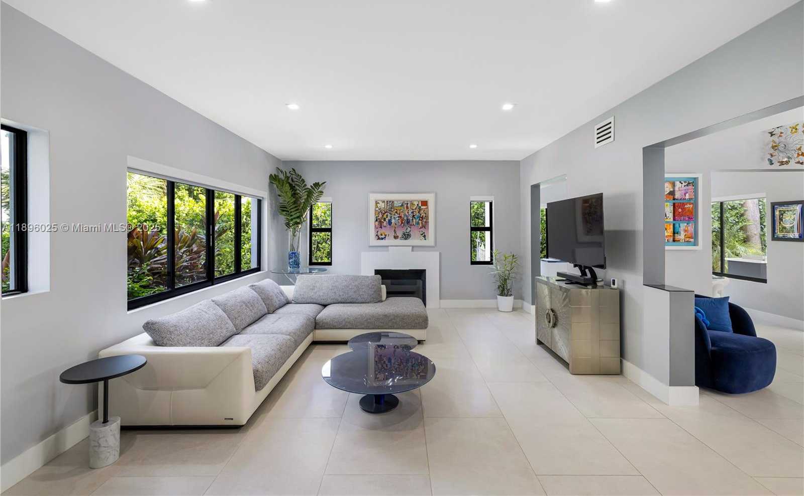 Small Image of 6166 PINE TREE DR, Miami Beach Number 22