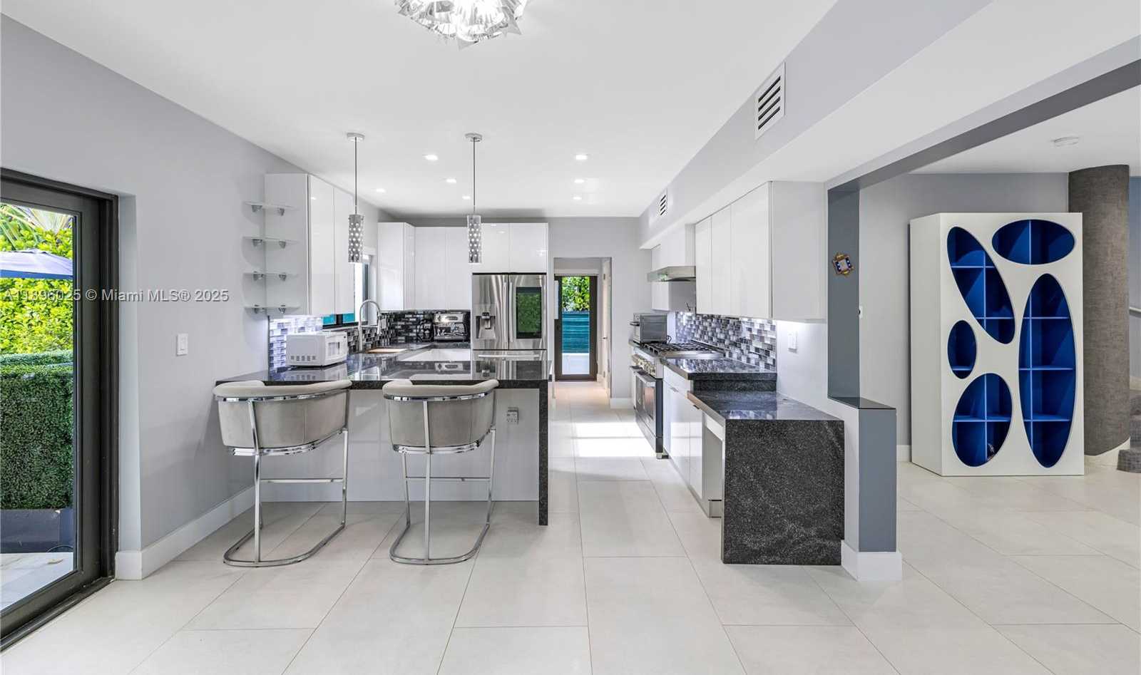 Small Image of 6166 PINE TREE DR, Miami Beach Number 29