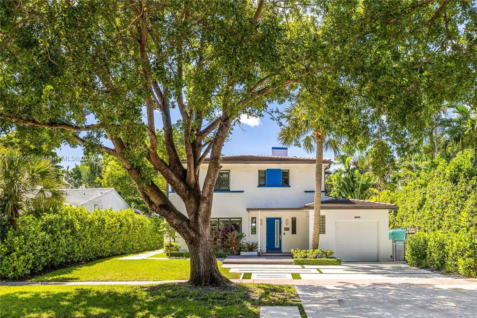 Small Image of 6166 PINE TREE DR, Miami Beach Number 40