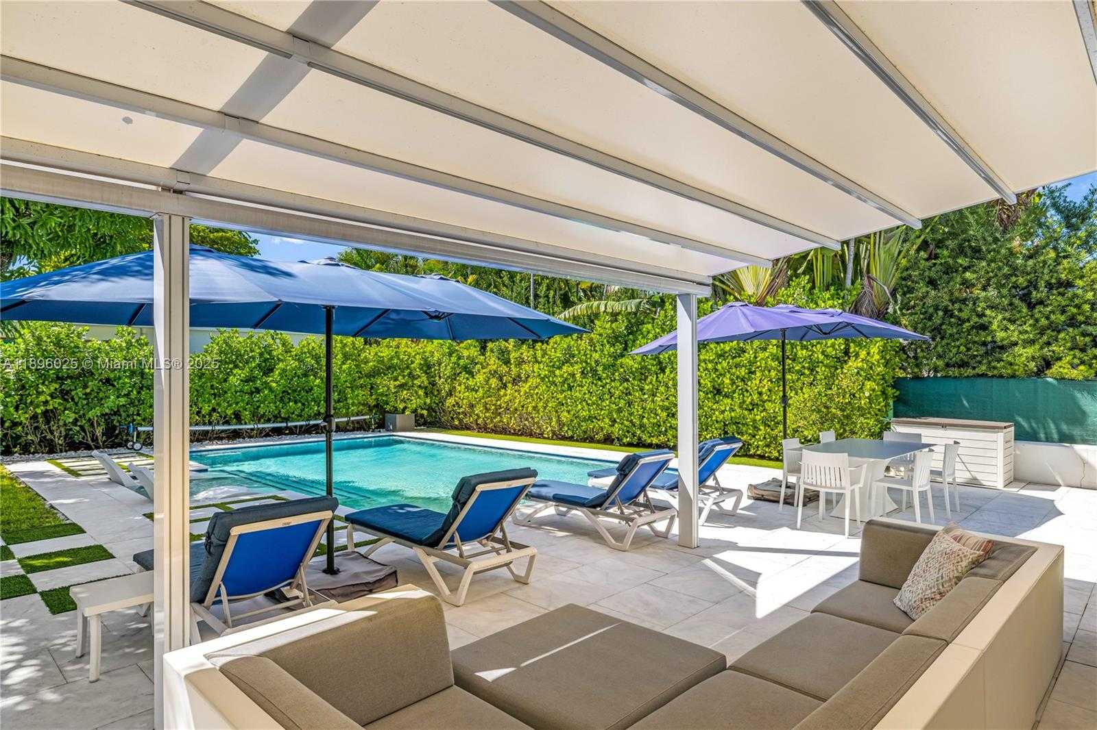 Small Image of 6166 PINE TREE DR, Miami Beach Number 7