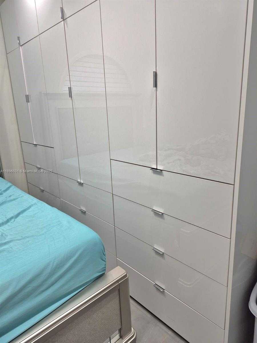 Small Image of 3118 WEST 71ST PL, Hialeah Number 13