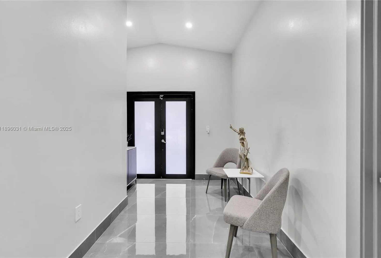 Small Image of 3118 WEST 71ST PL, Hialeah Number 5