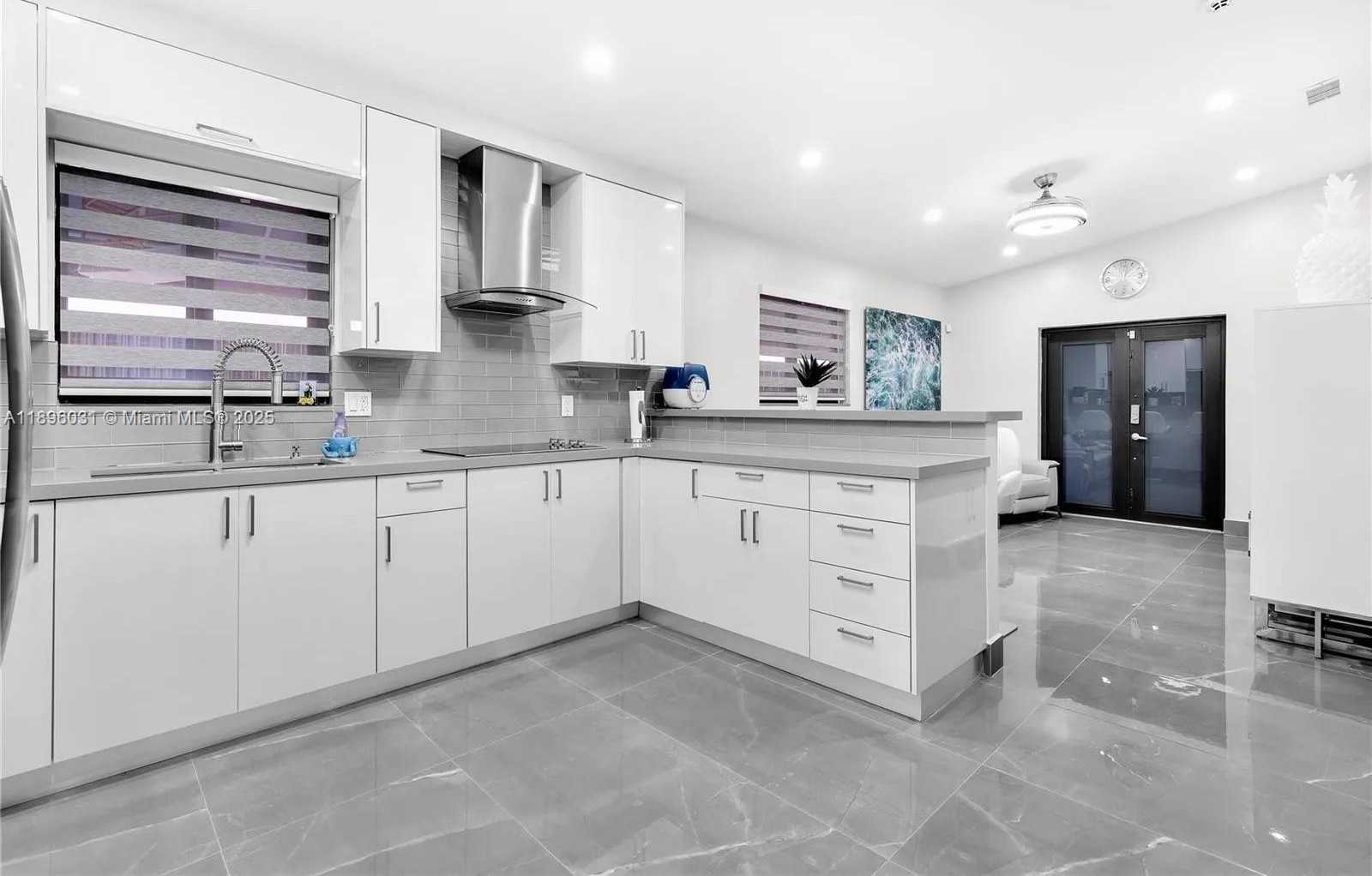 Small Image of 3118 WEST 71ST PL, Hialeah Number 6