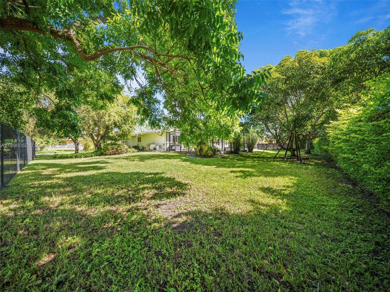Small Image of 8520 SOUTH WEST 179TH ST, Palmetto Bay Number 39