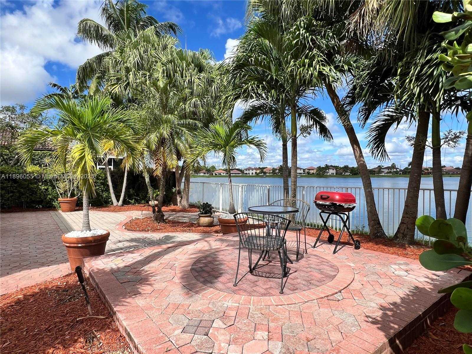 Small Image of 12247 SOUTH WEST 140TH ST, Miami Number 10