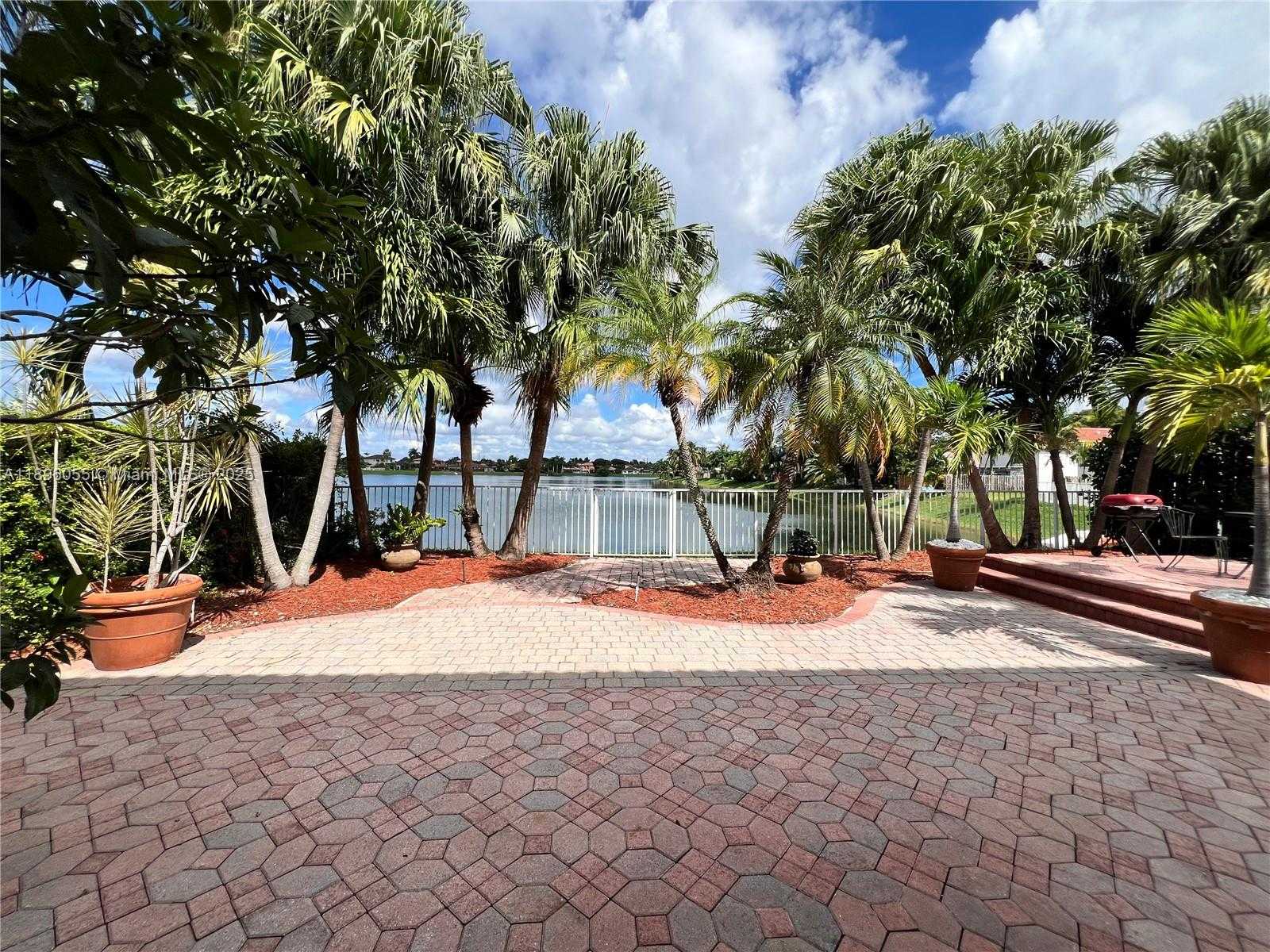 Small Image of 12247 SOUTH WEST 140TH ST, Miami Number 19