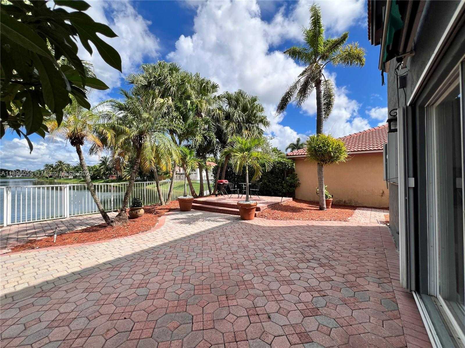 Small Image of 12247 SOUTH WEST 140TH ST, Miami Number 20