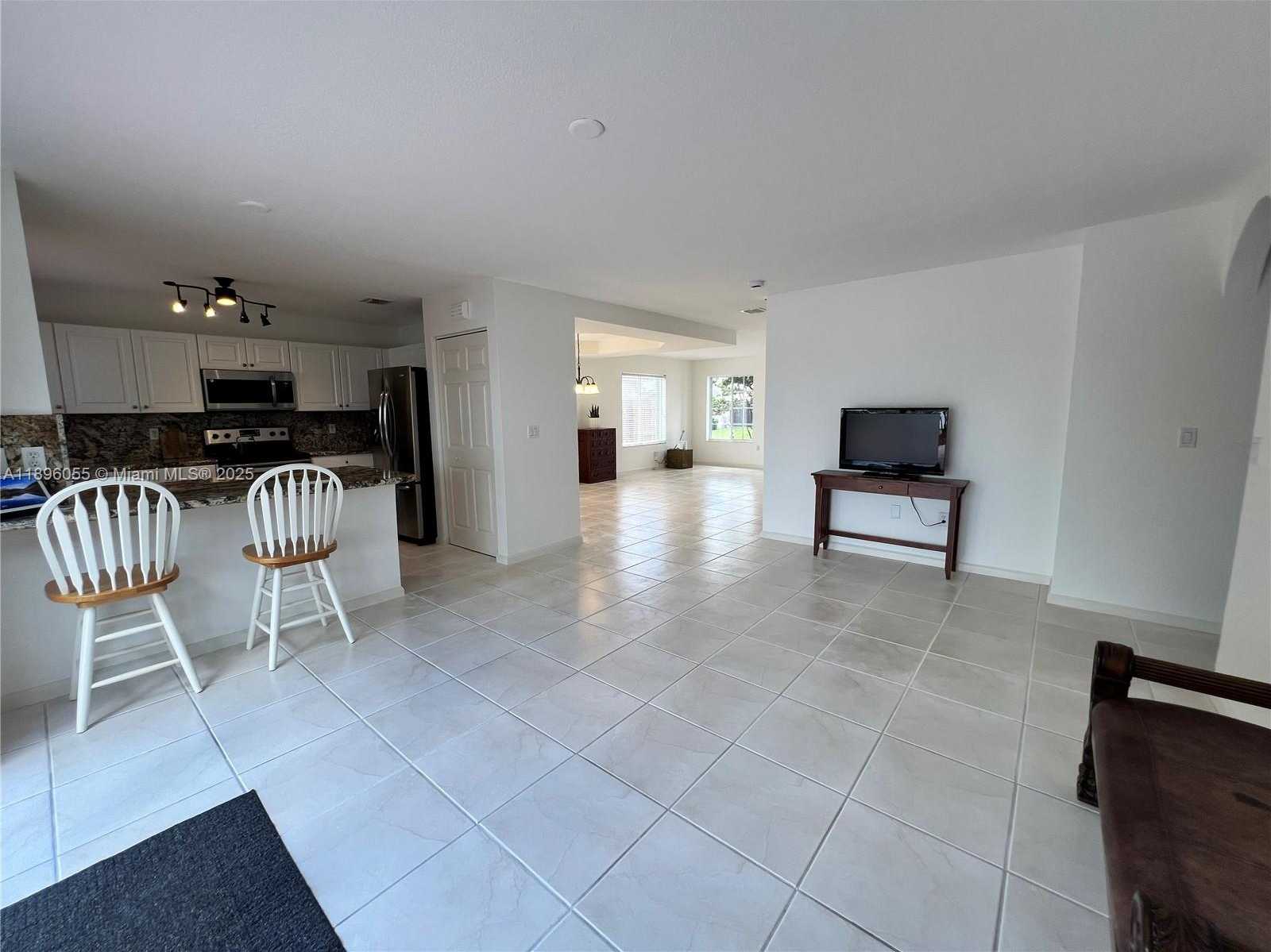 Small Image of 12247 SOUTH WEST 140TH ST, Miami Number 27