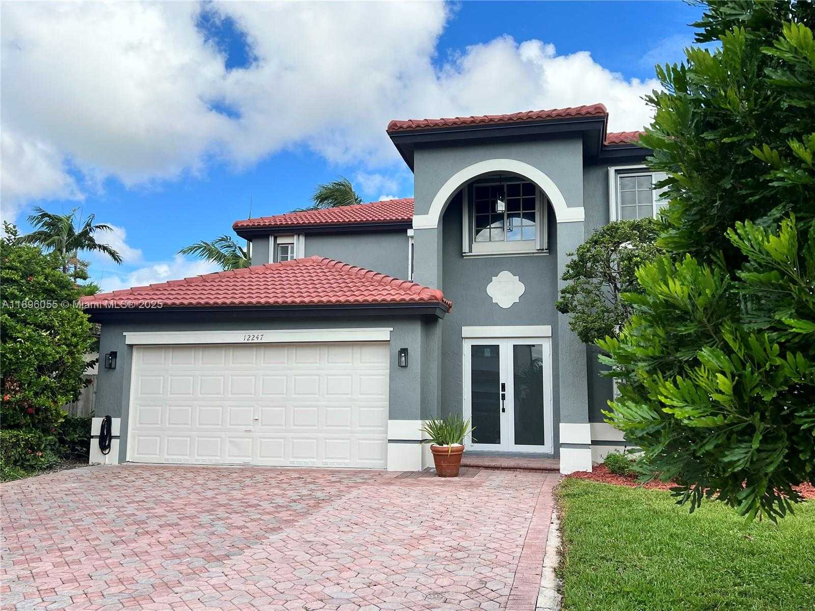 Small Image of 12247 SOUTH WEST 140TH ST, Miami Number 3