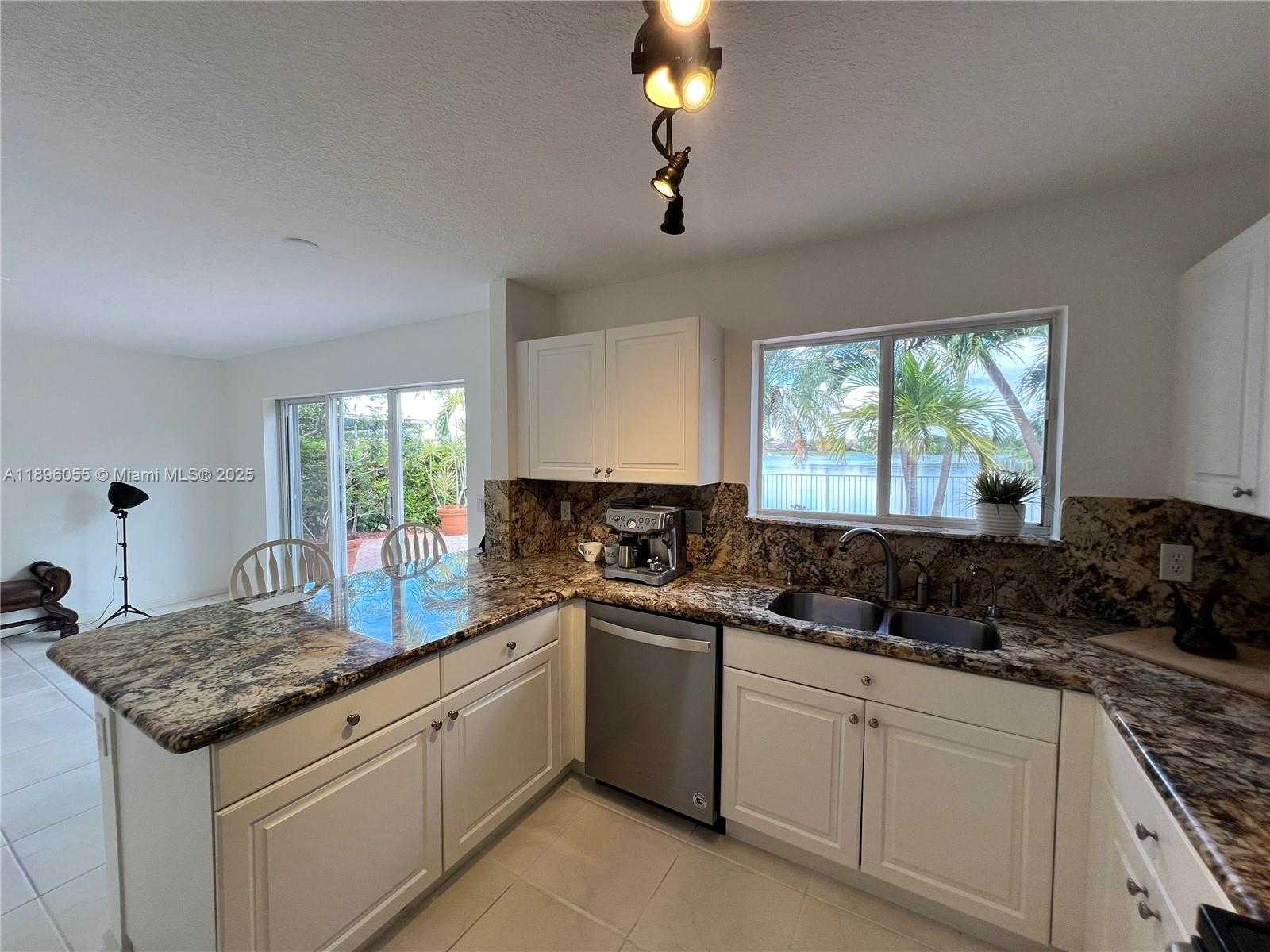 Small Image of 12247 SOUTH WEST 140TH ST, Miami Number 31