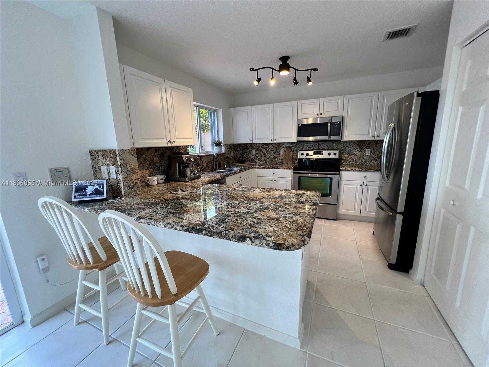 Small Image of 12247 SOUTH WEST 140TH ST, Miami Number 34