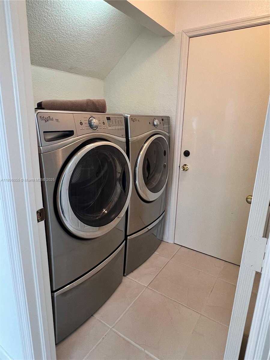 Small Image of 12247 SOUTH WEST 140TH ST, Miami Number 36