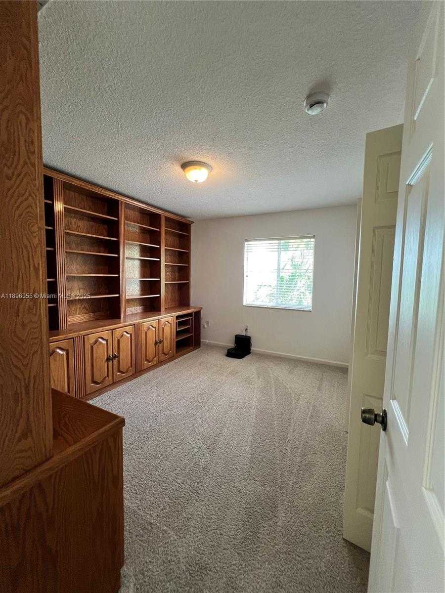 Small Image of 12247 SOUTH WEST 140TH ST, Miami Number 49