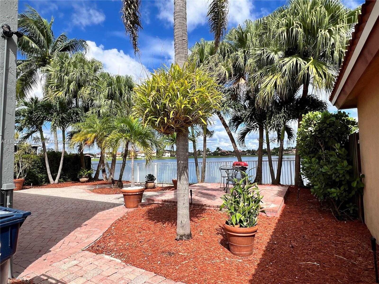 Small Image of 12247 SOUTH WEST 140TH ST, Miami Number 7