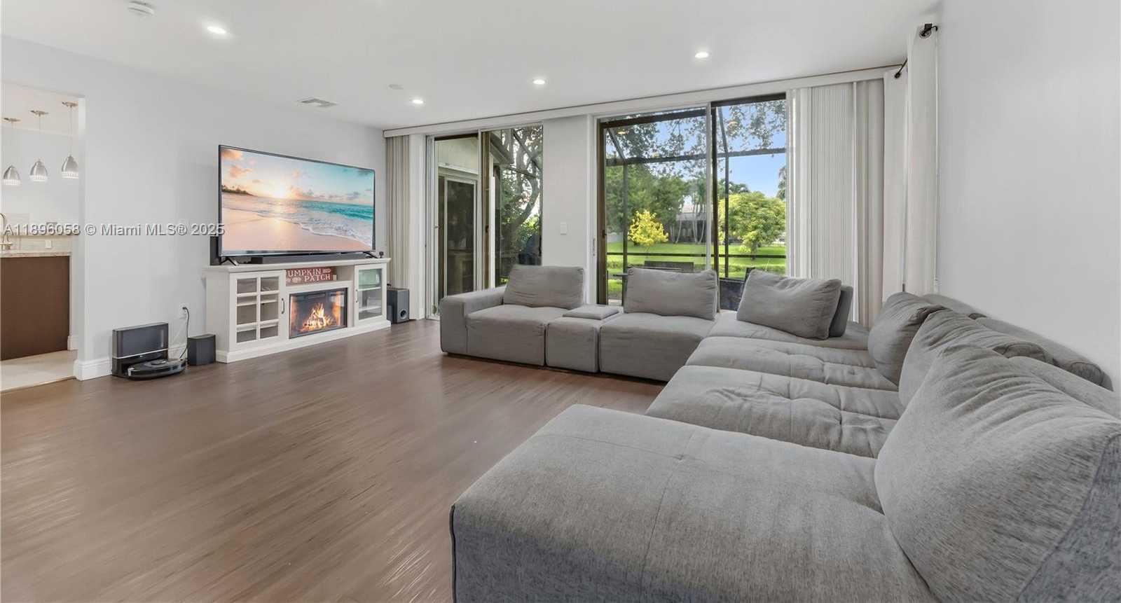 Small Image of 180 NORTH WEST 118TH DR, Coral Springs Number 5