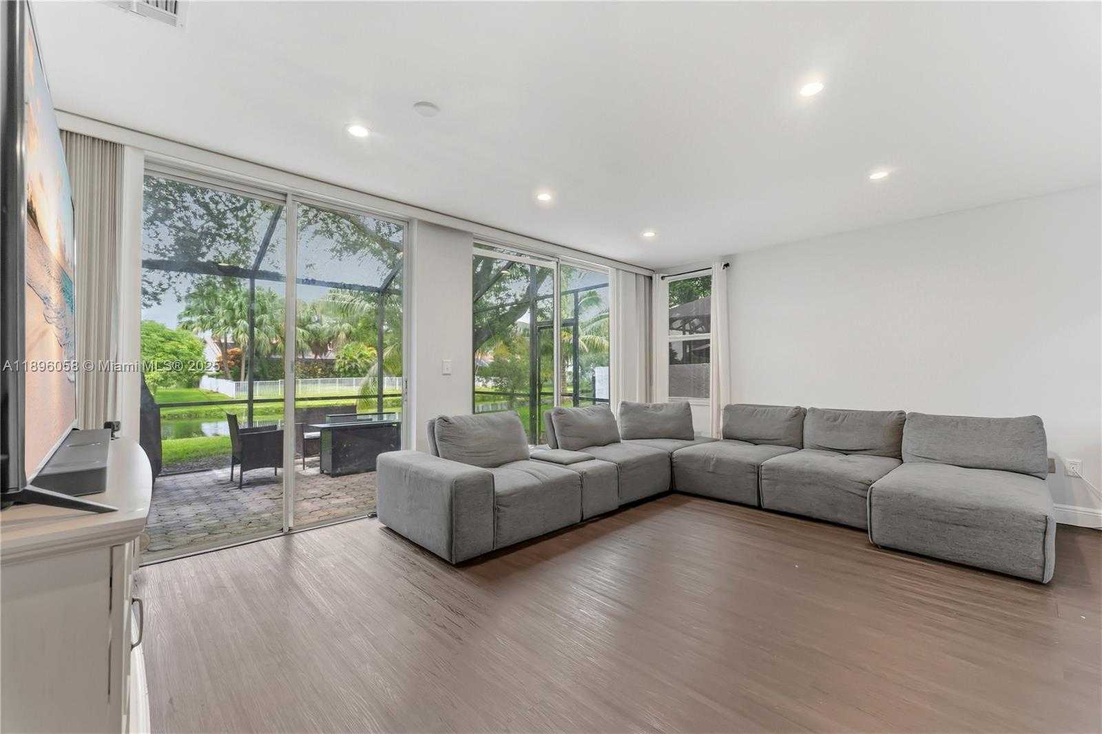 Small Image of 180 NORTH WEST 118TH DR, Coral Springs Number 7