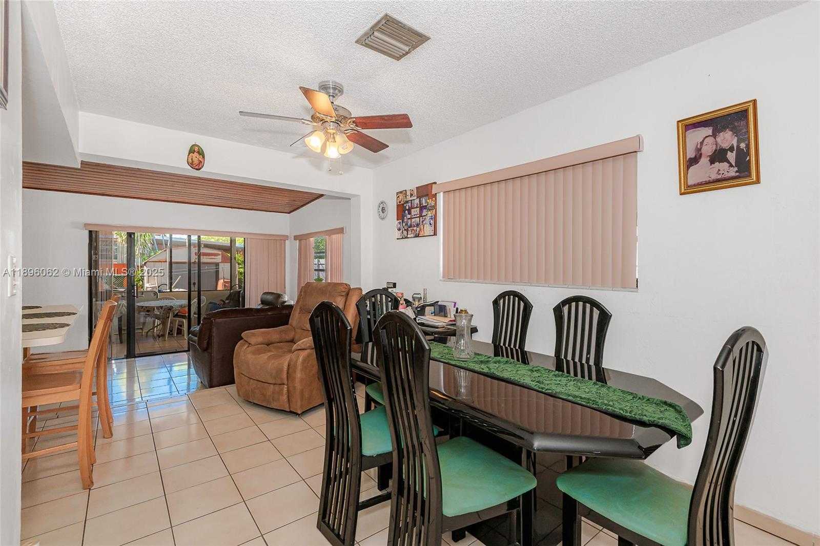 Small Image of 3920 WEST 3RD AVE, Hialeah Number 11