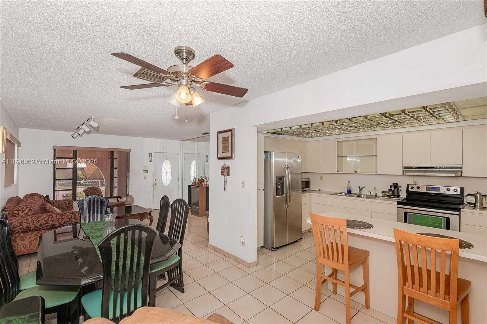 Small Image of 3920 WEST 3RD AVE, Hialeah Number 14