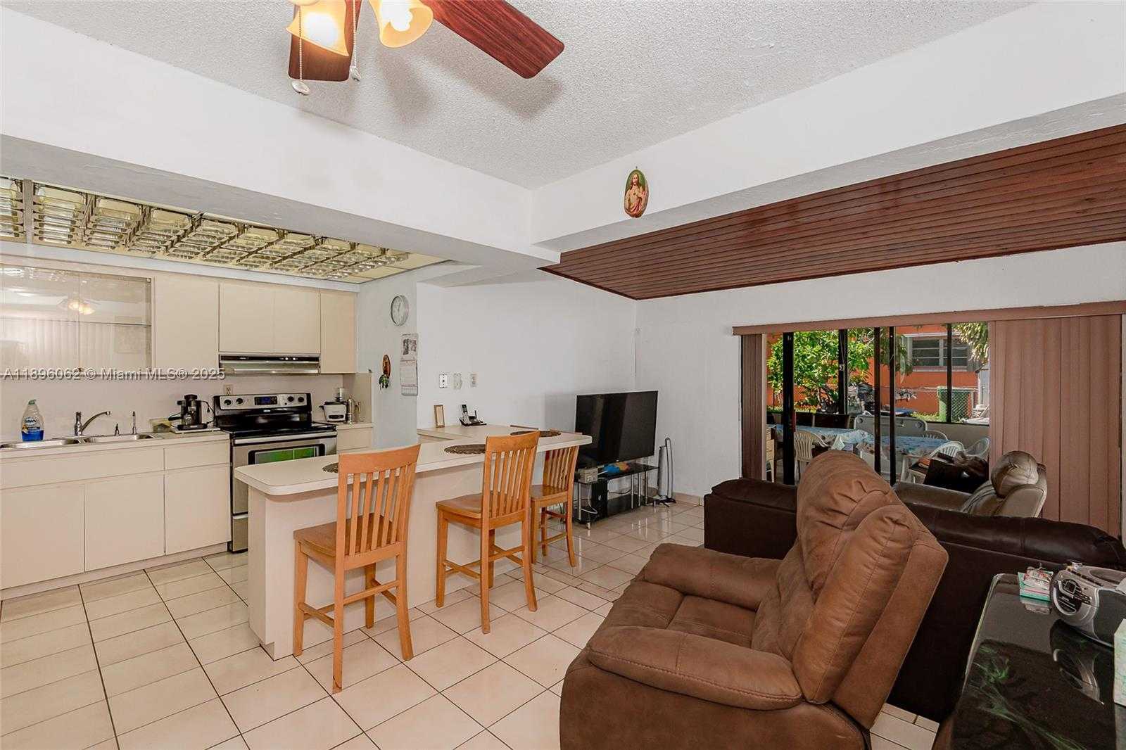 Small Image of 3920 WEST 3RD AVE, Hialeah Number 15